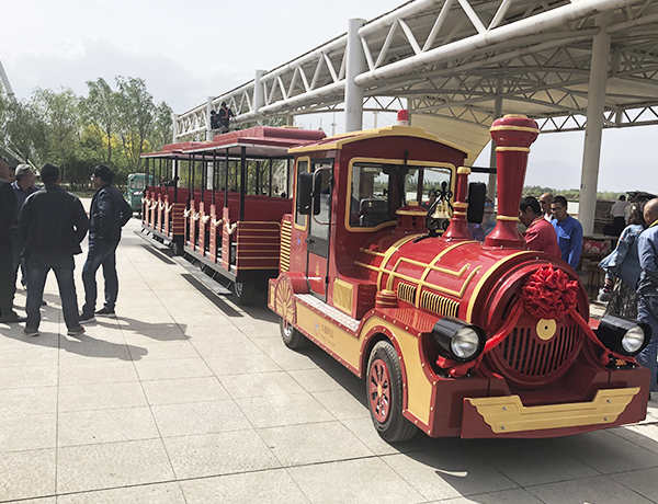 荔枝视频APP黄柴油40座至60座無軌觀光列車